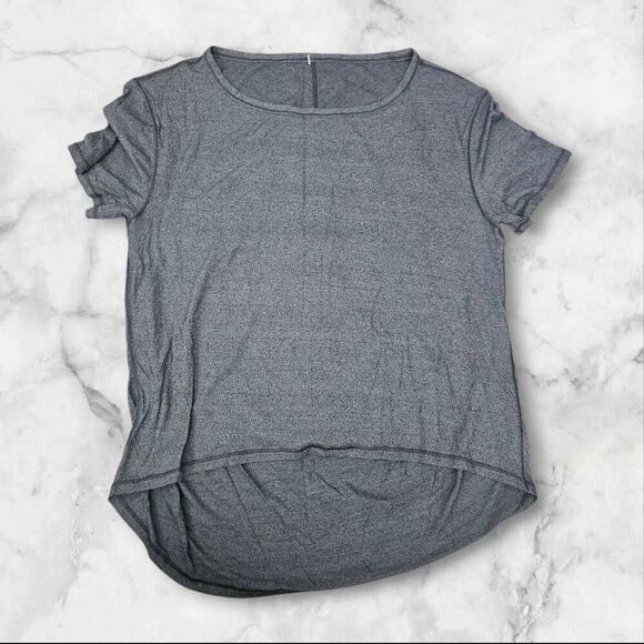 Lululemon Size 6 Gray Short Sleeve Shirt - Picture 1 of 2